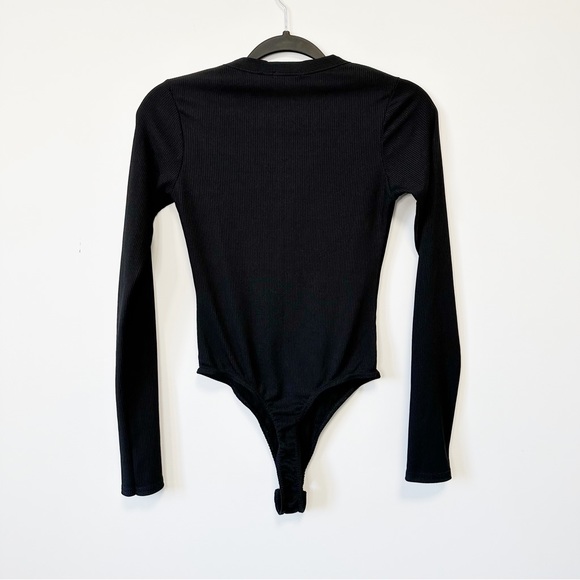 Black Long Sleeve Rib Button Detail Bodysuit - Picture 5 of 6